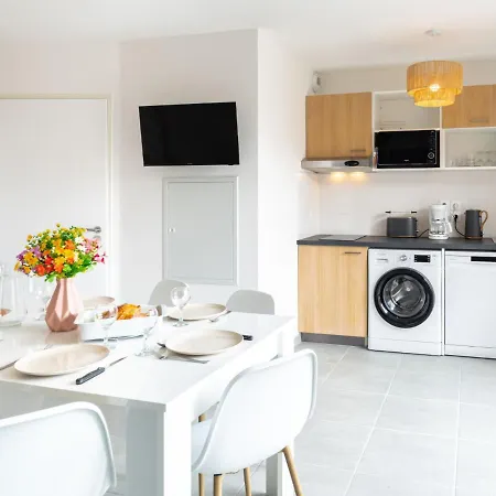 Soleil Couchant I03 By Interhome Appartement